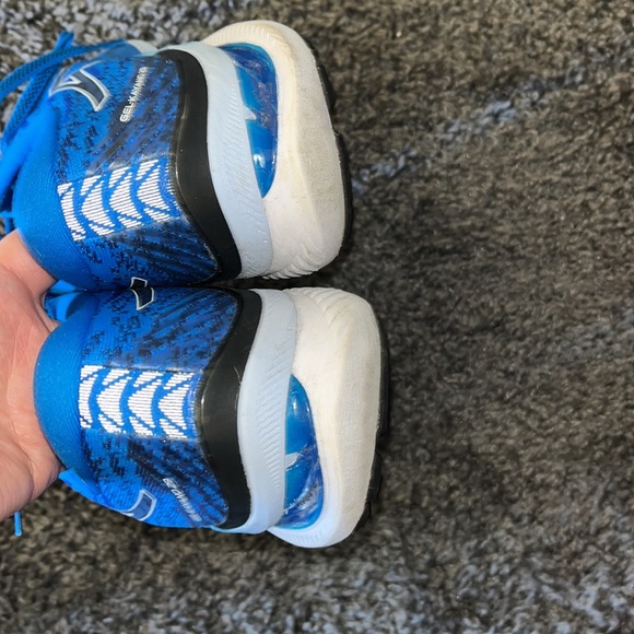 Asics size11.5 - Picture 3 of 6